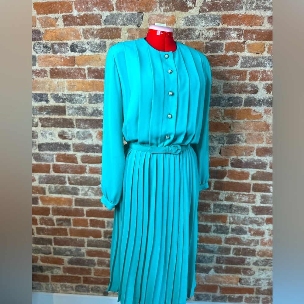 Elegant Teal Pleated Dress